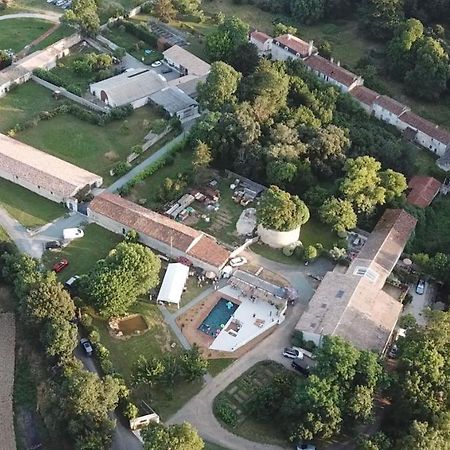Gite De St Hilaire Soubise Exterior foto